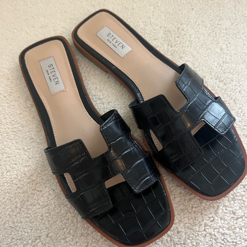 Steve Madden Black Croc-Embossed Sandals